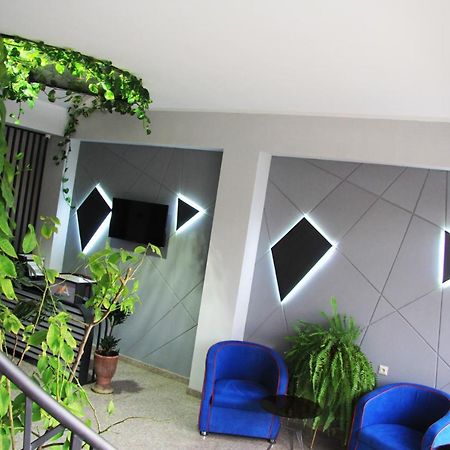 Nice Hotel Erevan Exterior foto
